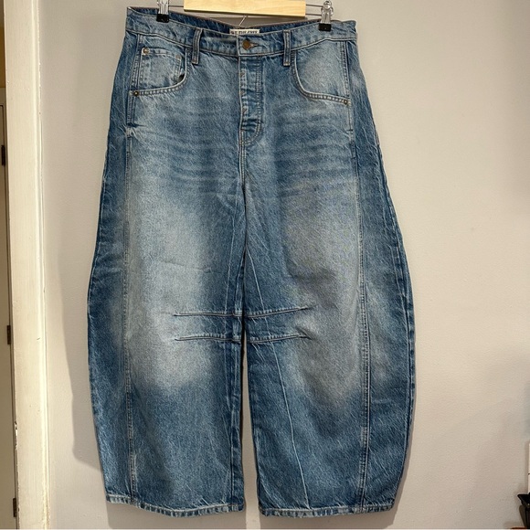 We The Free Good Luck Mid-Rise Barrel Jeans Ultra Light Beam Size 30 Short - Picture 6 of 16
